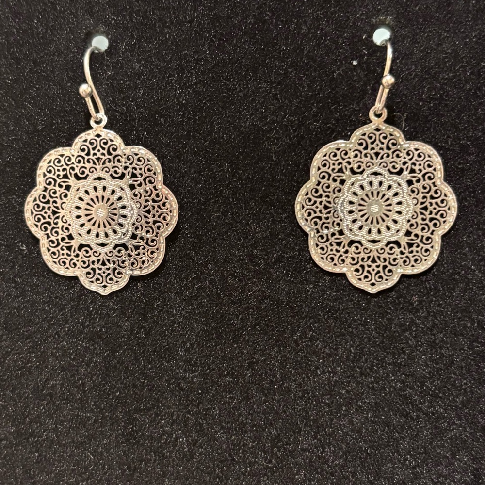 Silver Floral Filigree Earrings